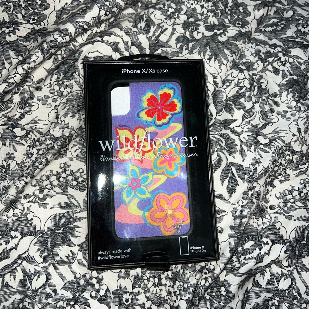 Wildflower iPhone X/Xs phone case “surfs up”